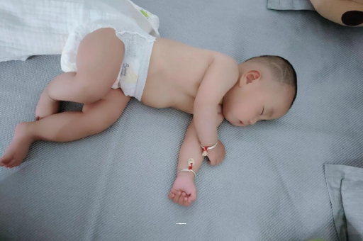 日喀则怀孕多久会显肚子